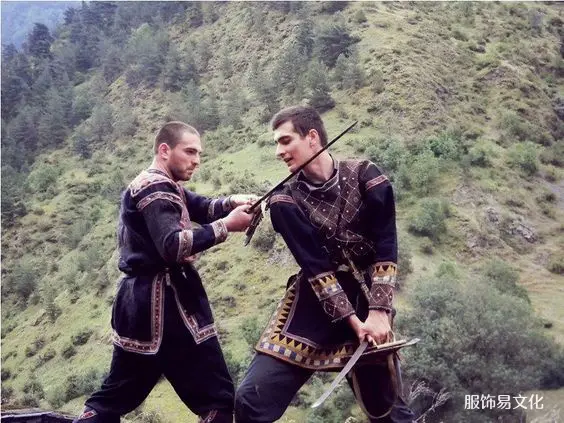 格鲁吉亚赫夫苏尔人的服装