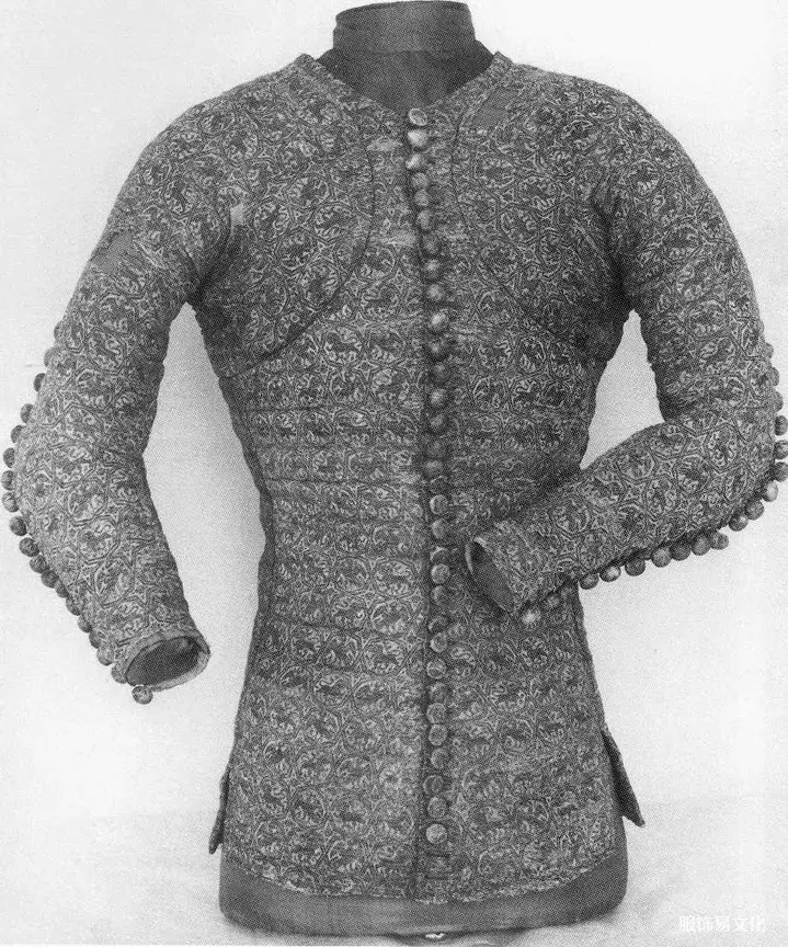 贴身套装的出现和服装时尚的加速