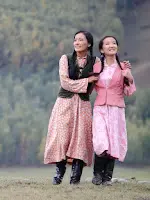 吉尔吉斯民族服装