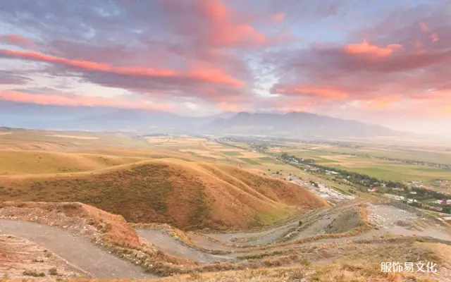 探索中国河西走廊的历史：丝绸之路的门户