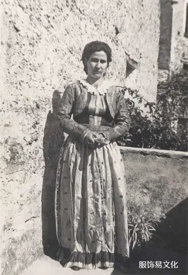 阿尔巴尼亚服饰