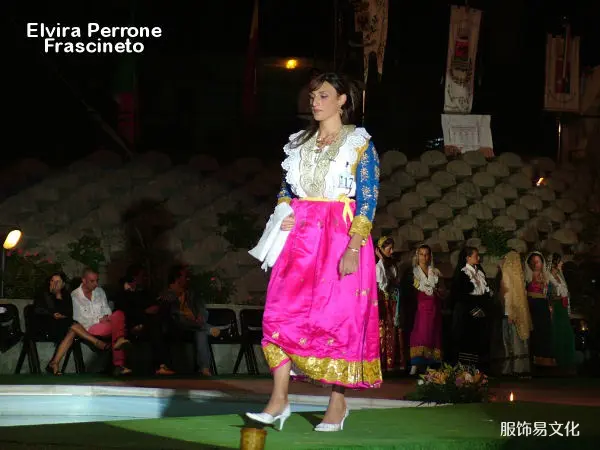 阿尔巴尼亚服饰