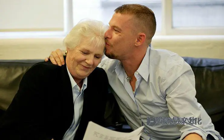 亚历山大·麦昆传记