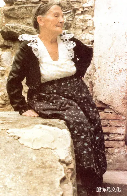 阿尔巴尼亚服饰