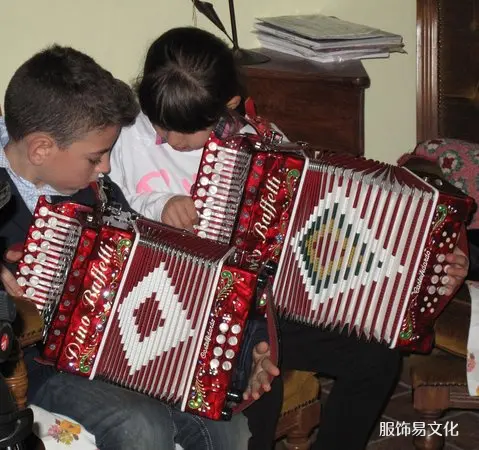 阿尔巴尼亚服饰