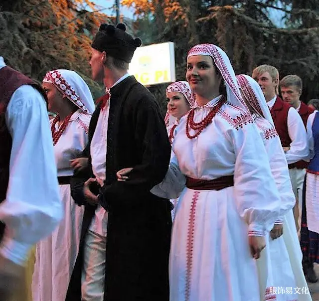 波兰民族服饰特点