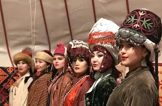 吉尔吉斯民族服装