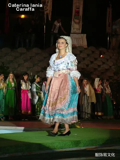 阿尔巴尼亚服饰