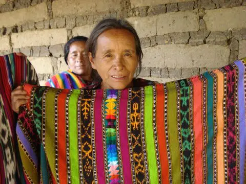 来自危地马拉 Queche 的手工编织面料