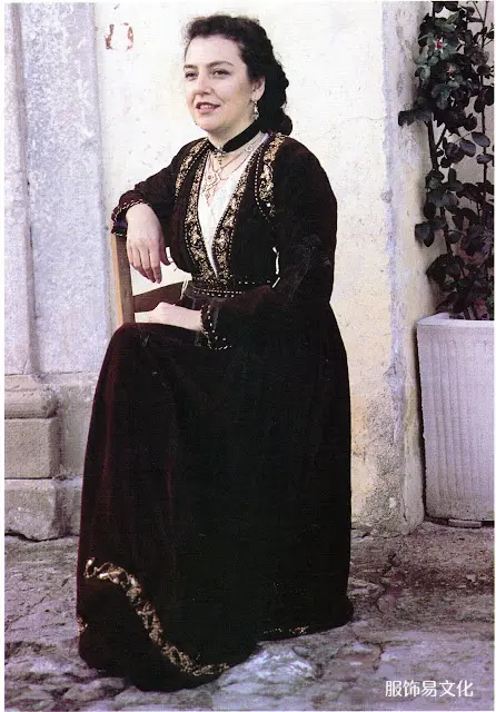 阿尔巴尼亚服饰