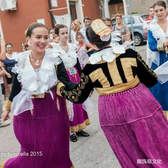 阿尔巴尼亚服饰