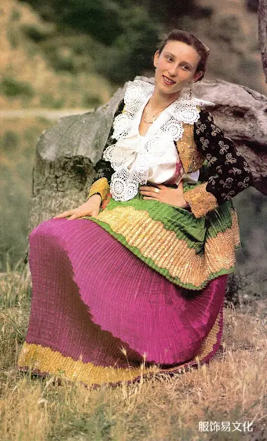 阿尔巴尼亚服饰