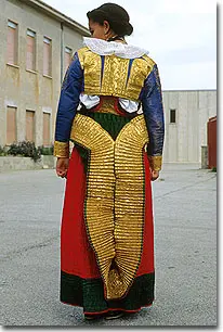 阿尔巴尼亚服饰