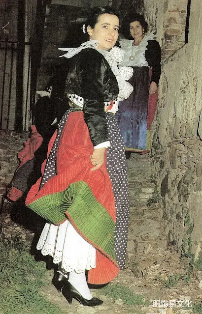 阿尔巴尼亚服饰