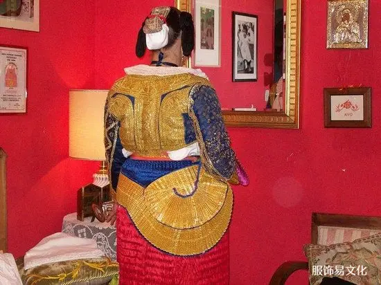 阿尔巴尼亚服饰