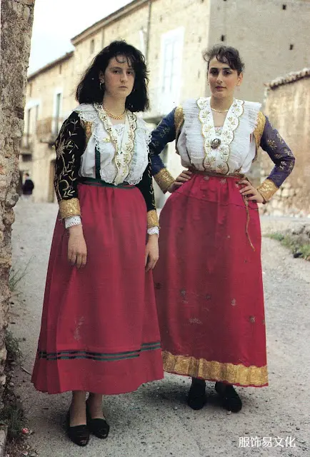 阿尔巴尼亚服饰