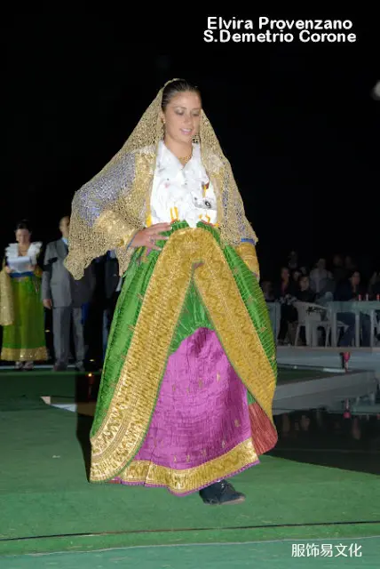 阿尔巴尼亚服饰