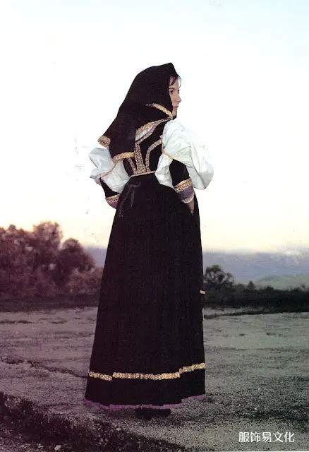 阿尔巴尼亚服饰