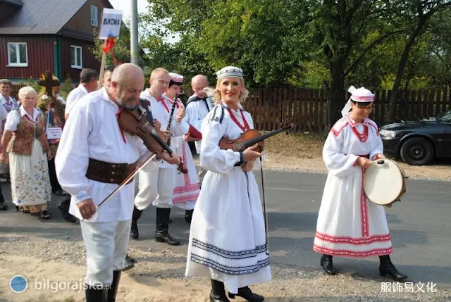 波兰民族服饰特点