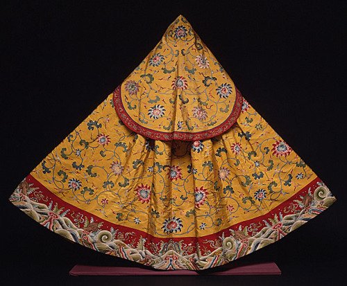 18世纪的中国斗篷和兜帽。 洛杉矶艺术博物馆。 入藏号:M.39.2.10a-b