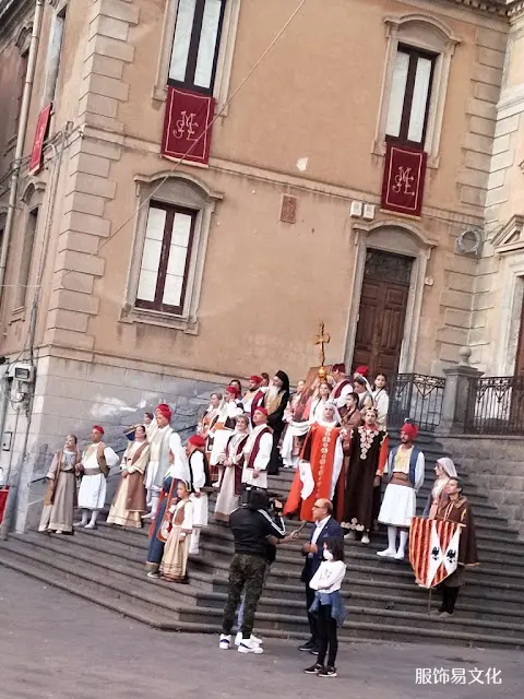 阿尔巴尼亚服饰