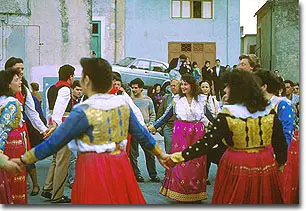 阿尔巴尼亚服饰