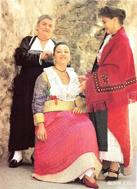 阿尔巴尼亚服饰