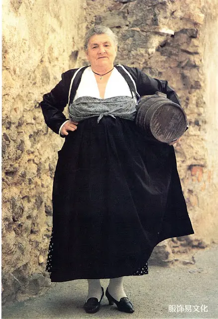 阿尔巴尼亚服饰