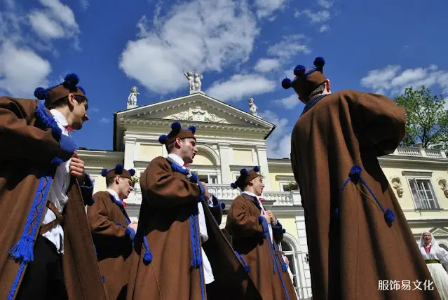 波兰民族服饰特点