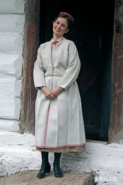 波兰民族服饰特点