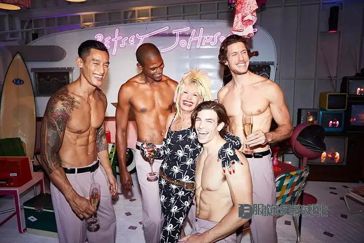 贝齐·约翰逊传记