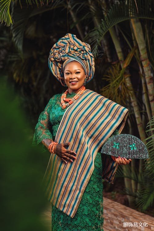 美丽的加纳传统服装
