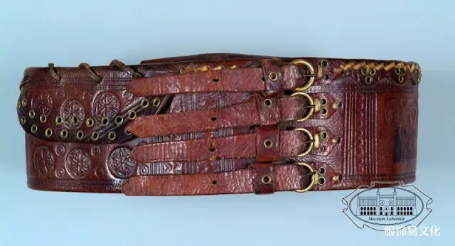 波兰民族服饰特点