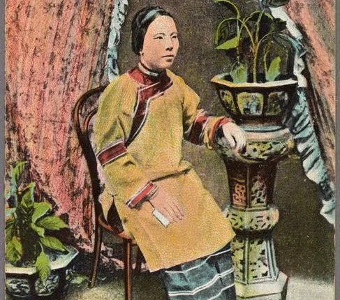 一张关于1885年清朝时期的照片