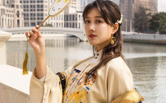 中国汉服风格复兴的时尚影响者施印