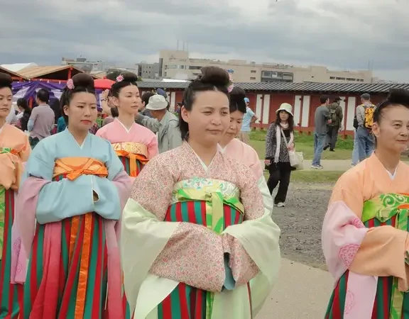 和服的历史:古典时期的日本(奈良和平安时代)