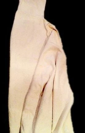 阿尔及利亚 Burnous – 带尖头兜帽的迷人斗篷