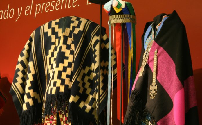 传统马普切服装