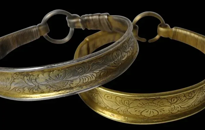 一对精美辽代鎏金银手镯