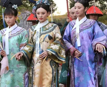 清朝服饰受到了西方哪些影响