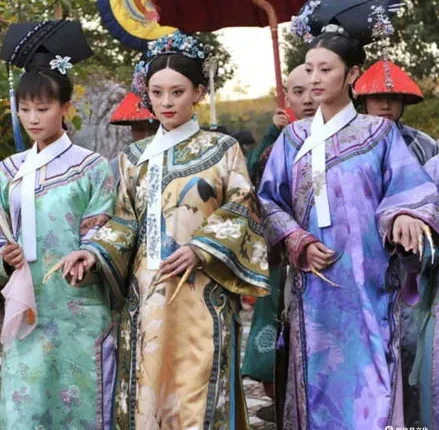 清朝服饰受到了西方哪些影响