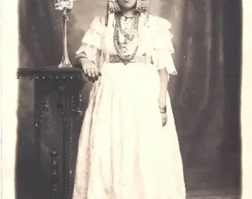 阿尔及利亚传统服饰-布鲁萨（Blusa）