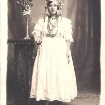 阿尔及利亚传统服饰-布鲁萨（Blusa）