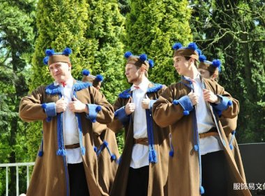 波兰民族服饰特点