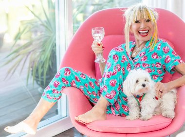 Betsey Johnson-女性化和古怪的设计师