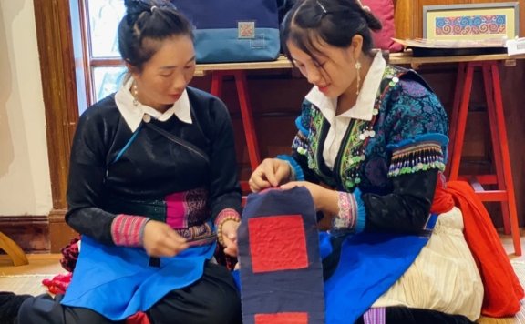 刺绣——白苗族的家庭传统