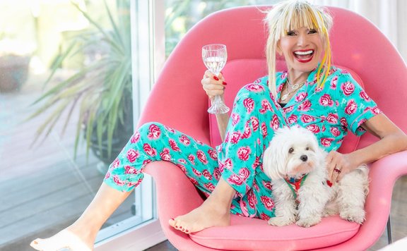 Betsey Johnson-女性化和古怪的设计师