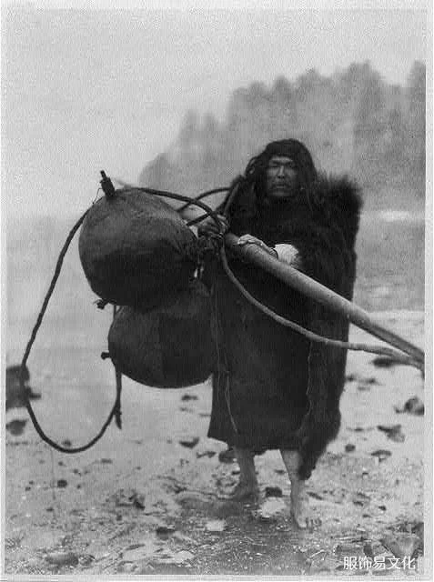 弗拉特里角印第安人服装和装饰品，1870 年