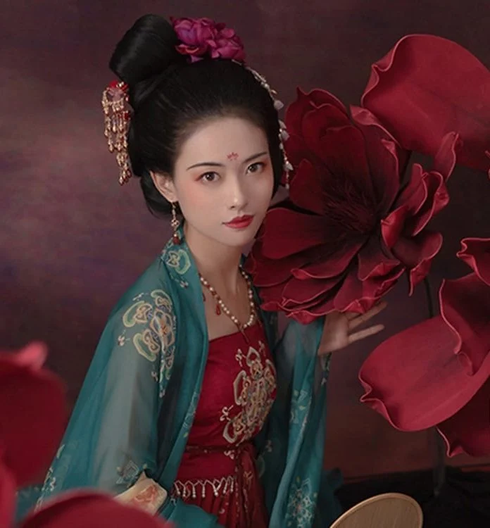 唐代女子妆容入门指南